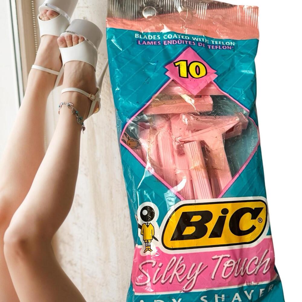 Vintage NOS Bic Silky Touch Lady Razors 10 Pack Single Blade Pink Made In USA
